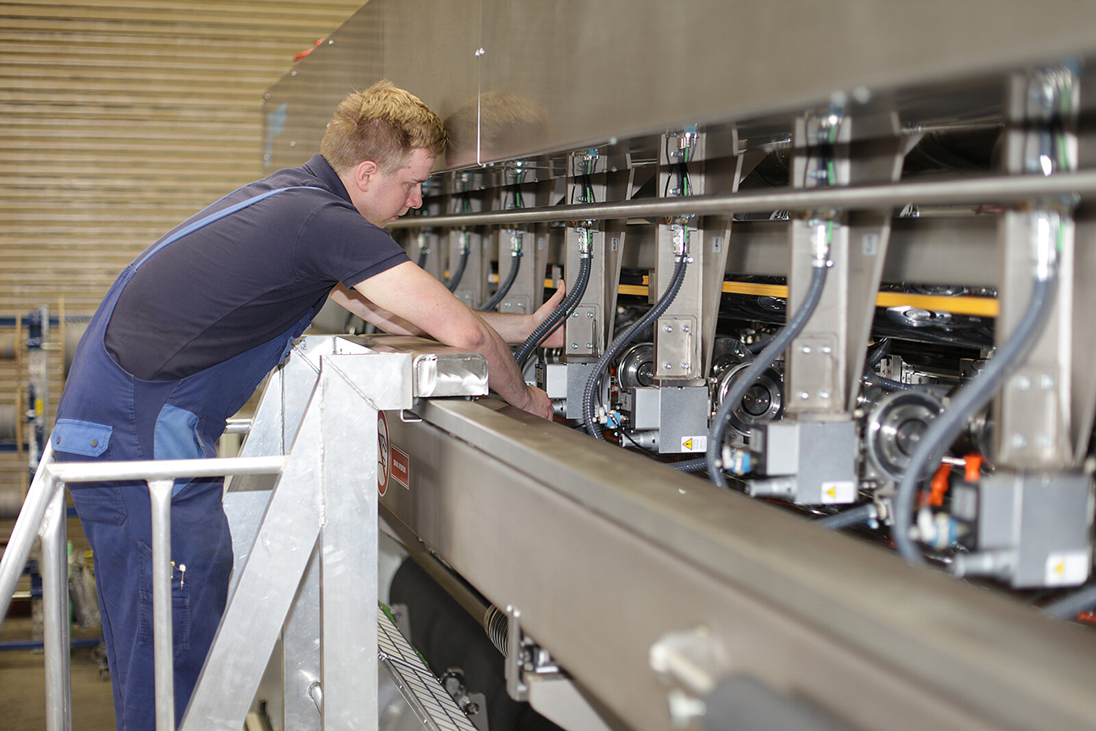 Slitting section